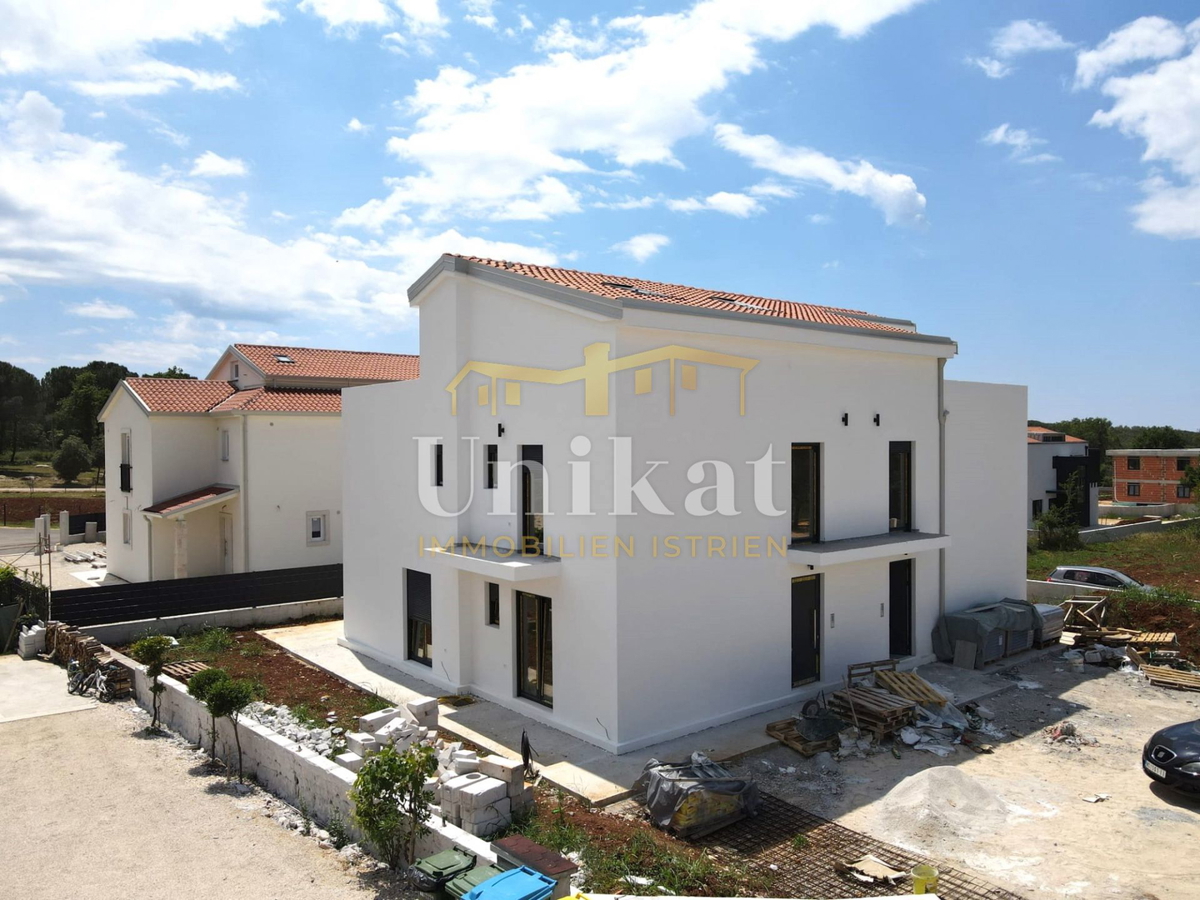 Dvojna hiša v bližini morja, 5 spalnic